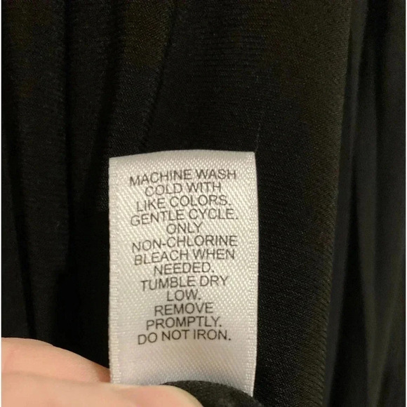 Cato Women’s Long-sleeve Black pleated Blouse Top Plus Sz. 26/28W - Picture 7 of 8